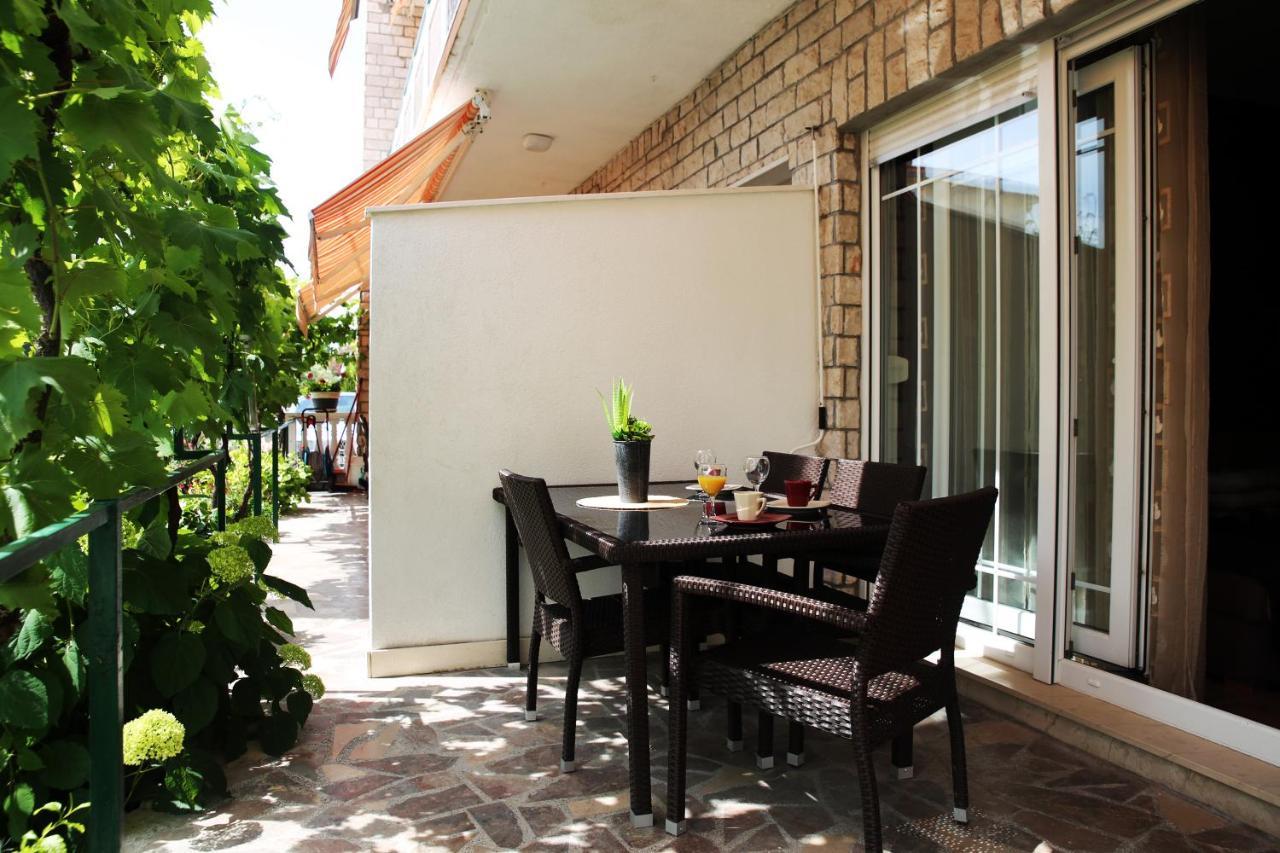 Apartments Rino Vodice Exterior photo